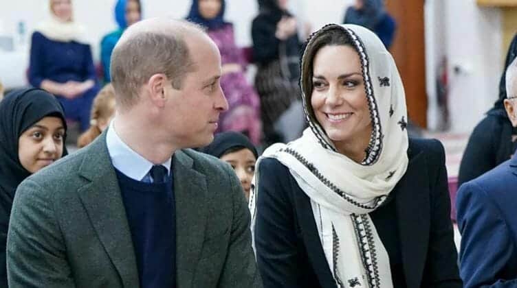 كيت ميدلتون بالحجاب رفقة زوجها الأمير ويليام
