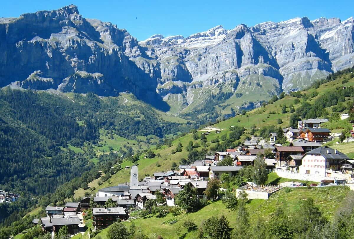 ألبينين في سويسرا