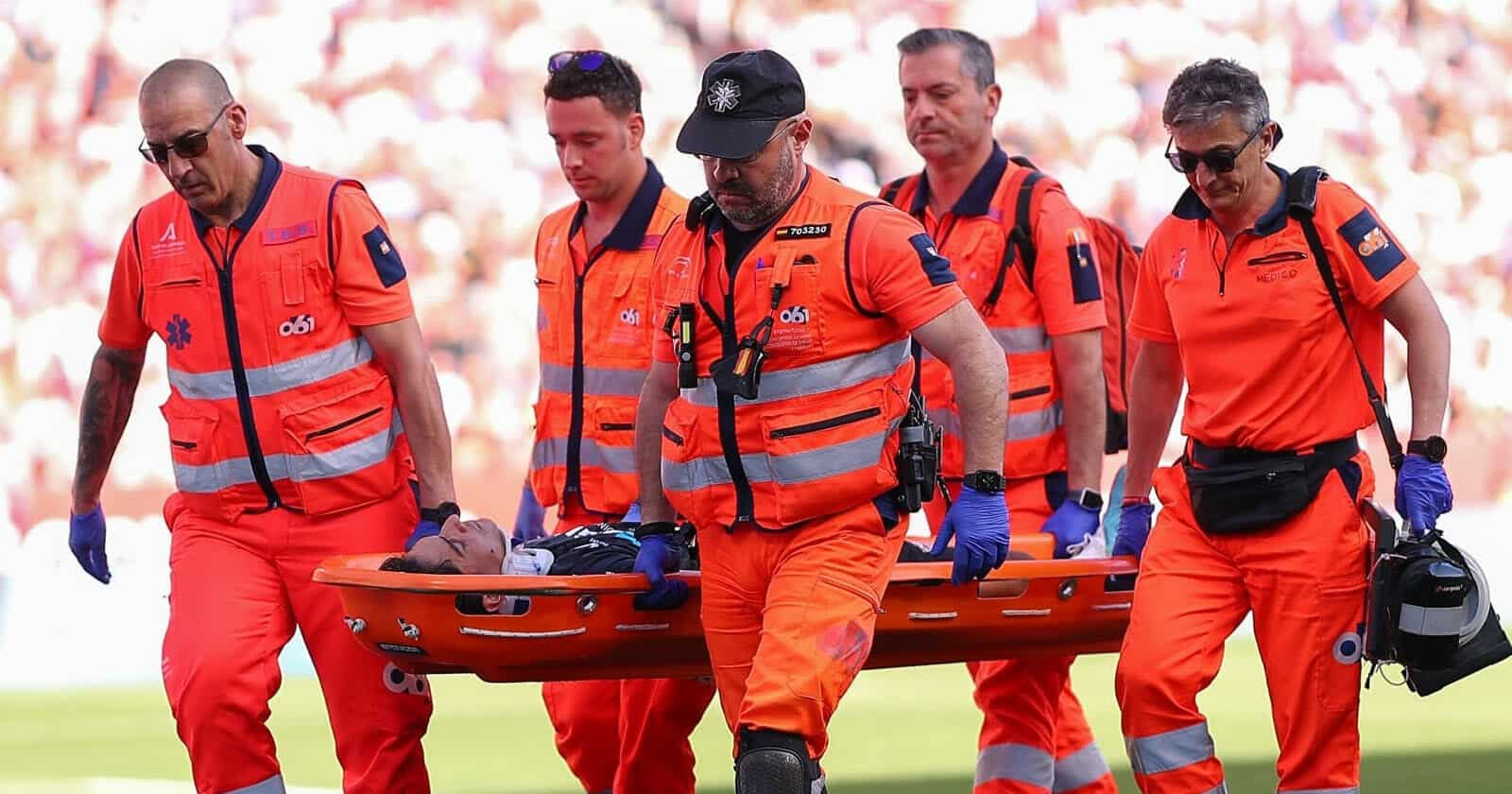 تفاصيل إصابة ياسين بونو حارس إشبيلية بعد خروجه من المشفى (فيديو) إصابة ياسين بونو watanserb.com