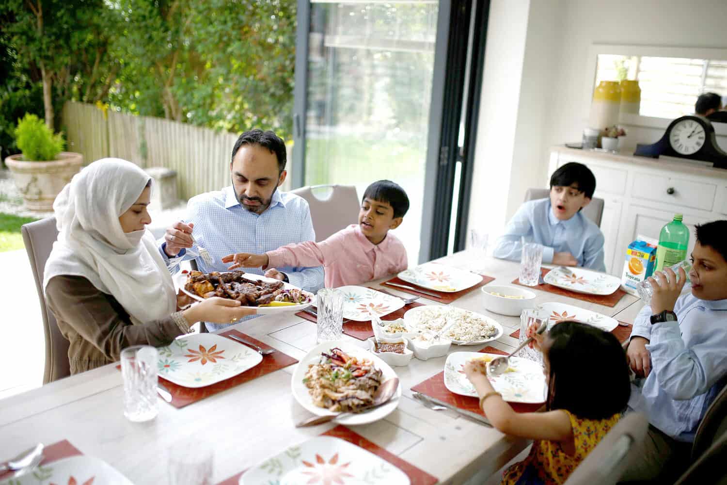 احذروا..5 أخطاء شائعة تجنبوها خلال الإفطار احذروا..5 أخطاء شائعة تجنبوها خلال الإفطار watanserb.com