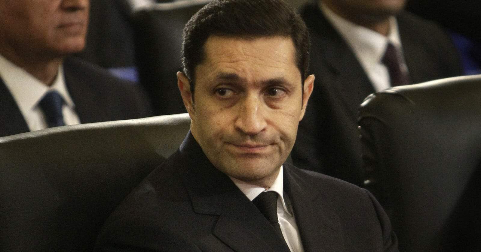 4 تغريدات نارية عن الديانة الإبراهيمية.. علاء مبارك يحذر من “خطر كبير” 4 تغريدات نارية عن الديانة الإبراهيمية.. علاء مبارك يحذر من "خطر كبير" watanserb.com