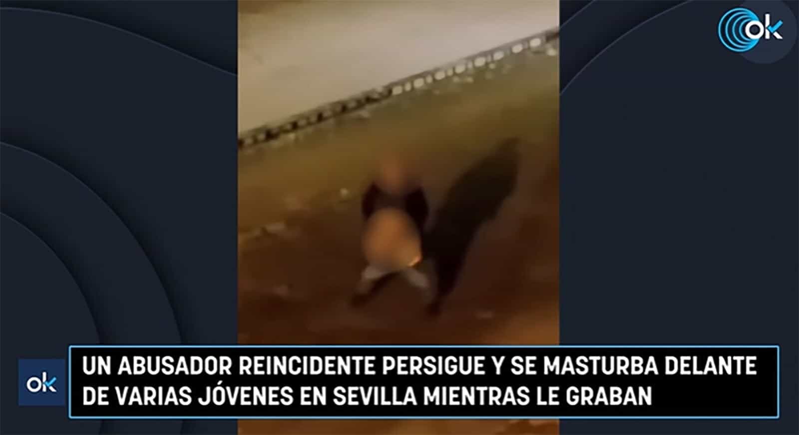 رجل ستيني يمارس العادة السرية أمام مراهقتين