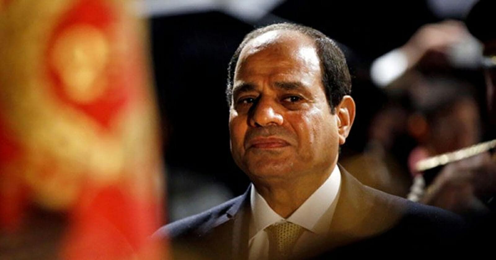 السيسي يخشى الاغتيال ولا يثق بأحد.. لقطات مسربة تفضح خوفه (فيديو) عبد الفتاح السيسي watanserb.com