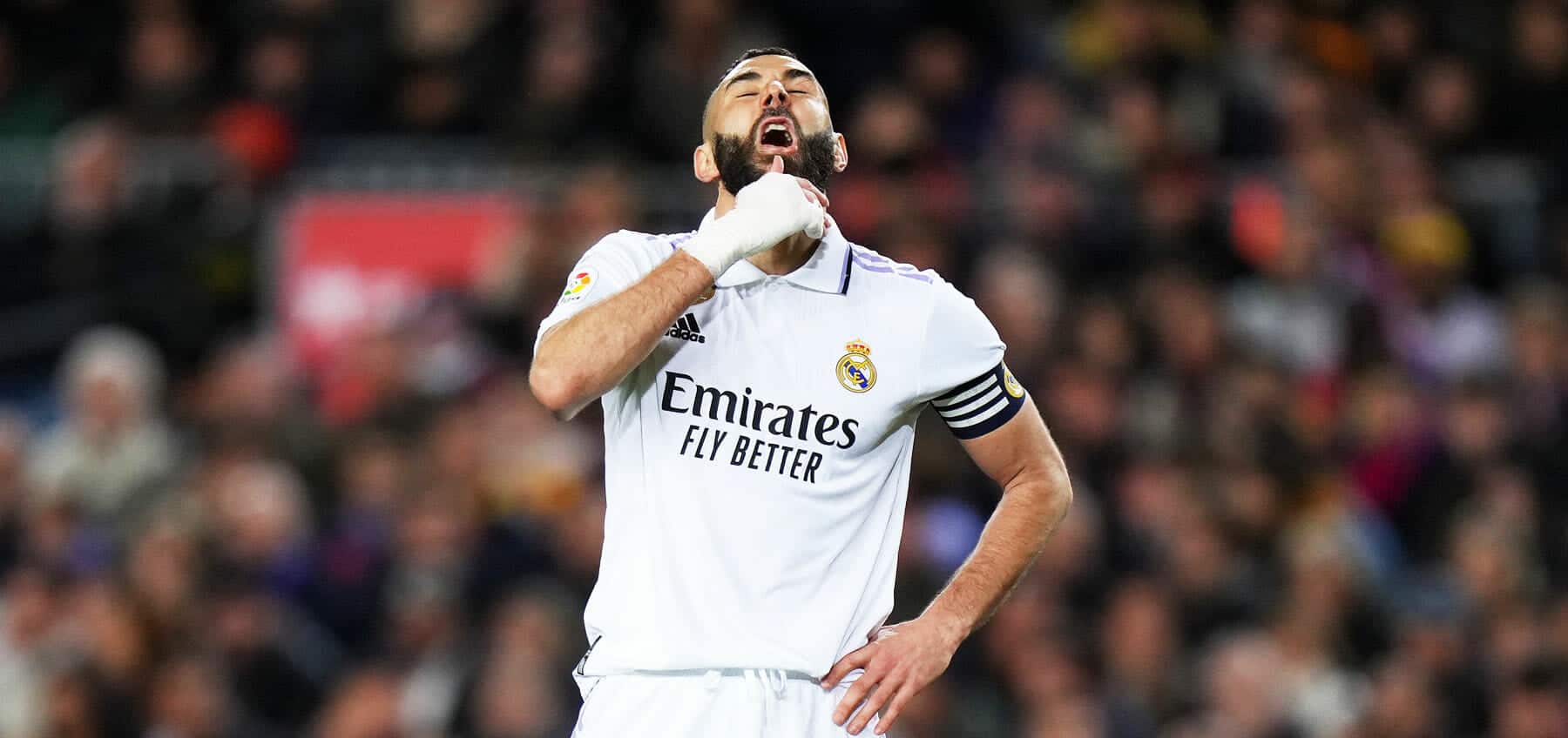 الإعلام الإسباني يُهاجم بنزيما بعد مواجهة الكلاسيكو.. ماذا قالوا عنه؟! كريم بنزيما لاعب ريال مدريد watanserb.com