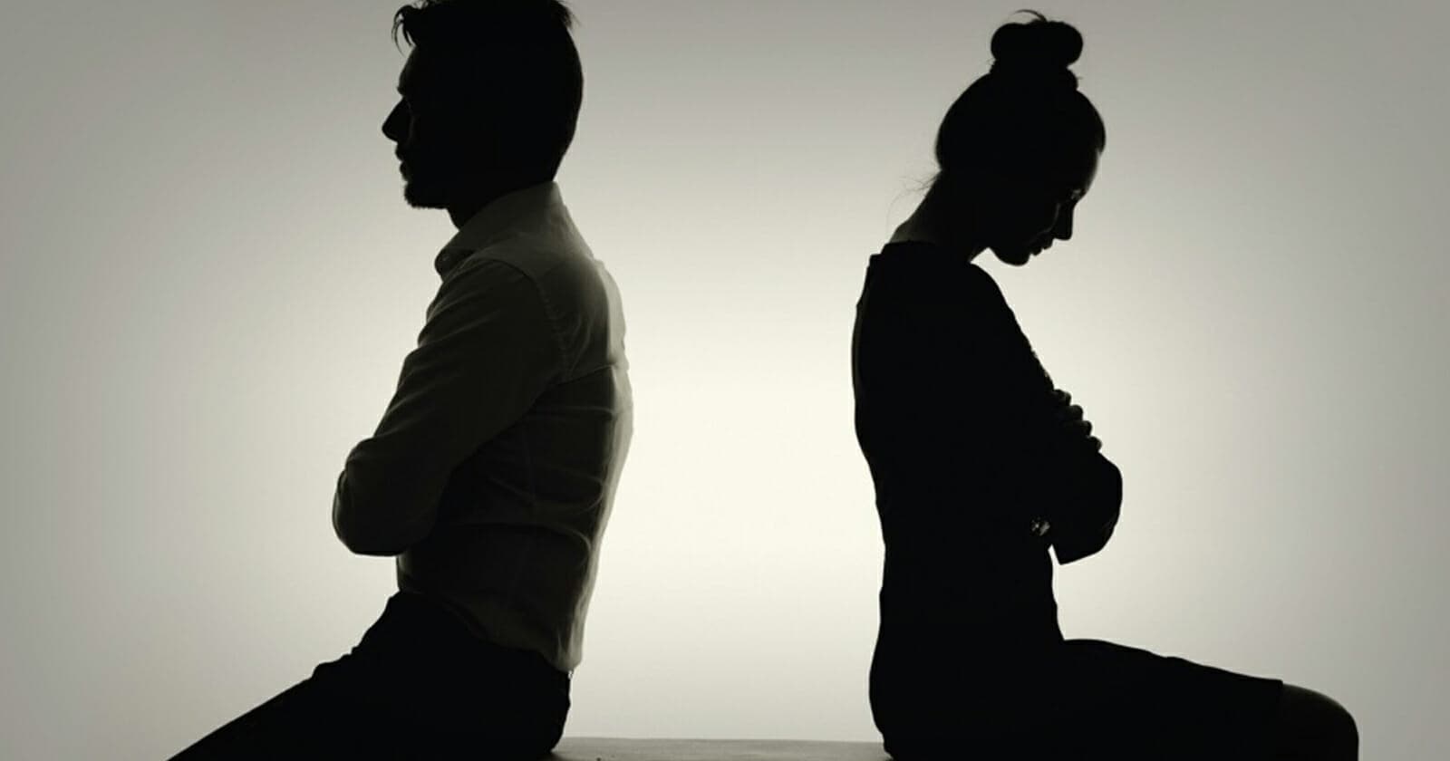 مصر: 3 أشقاء يطلقون زوجاتهم في لحظة واحدة لعدم مساعدتهن والدتهم في الاستحمام 3 أشقاء يطلقون زوجاتهم في لحظة واحدة لعدم مساعدتهن والدتهم في الاستحمام watanserb.com