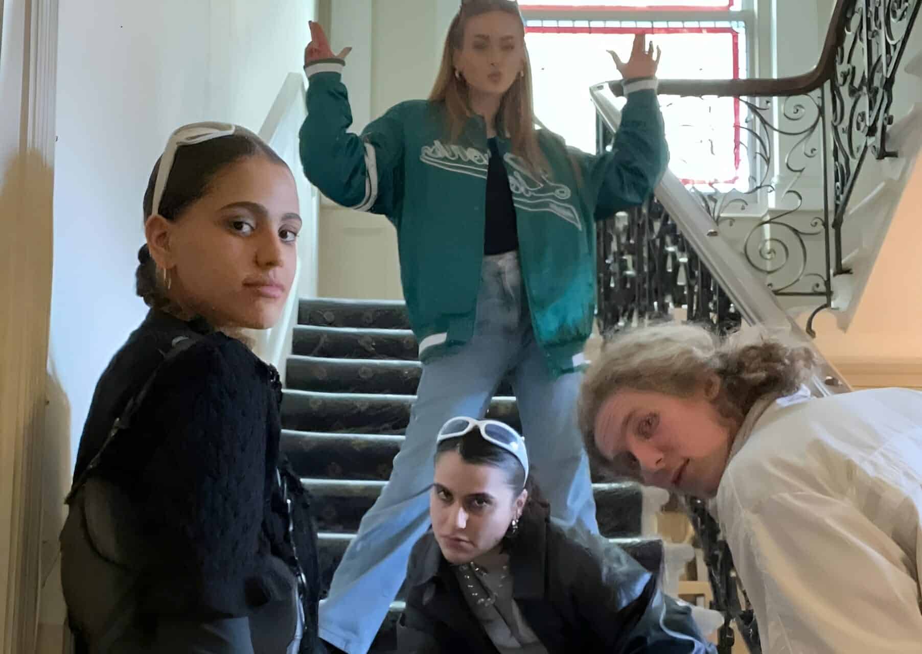 ابنة عمرو دياب في حفلة خاصة وصاخبة مع صديقاتها (فيديو) ابنة عمرو دياب في حفلة خاصة وصاخبة مع صديقاتها (فيديو) watanserb.com