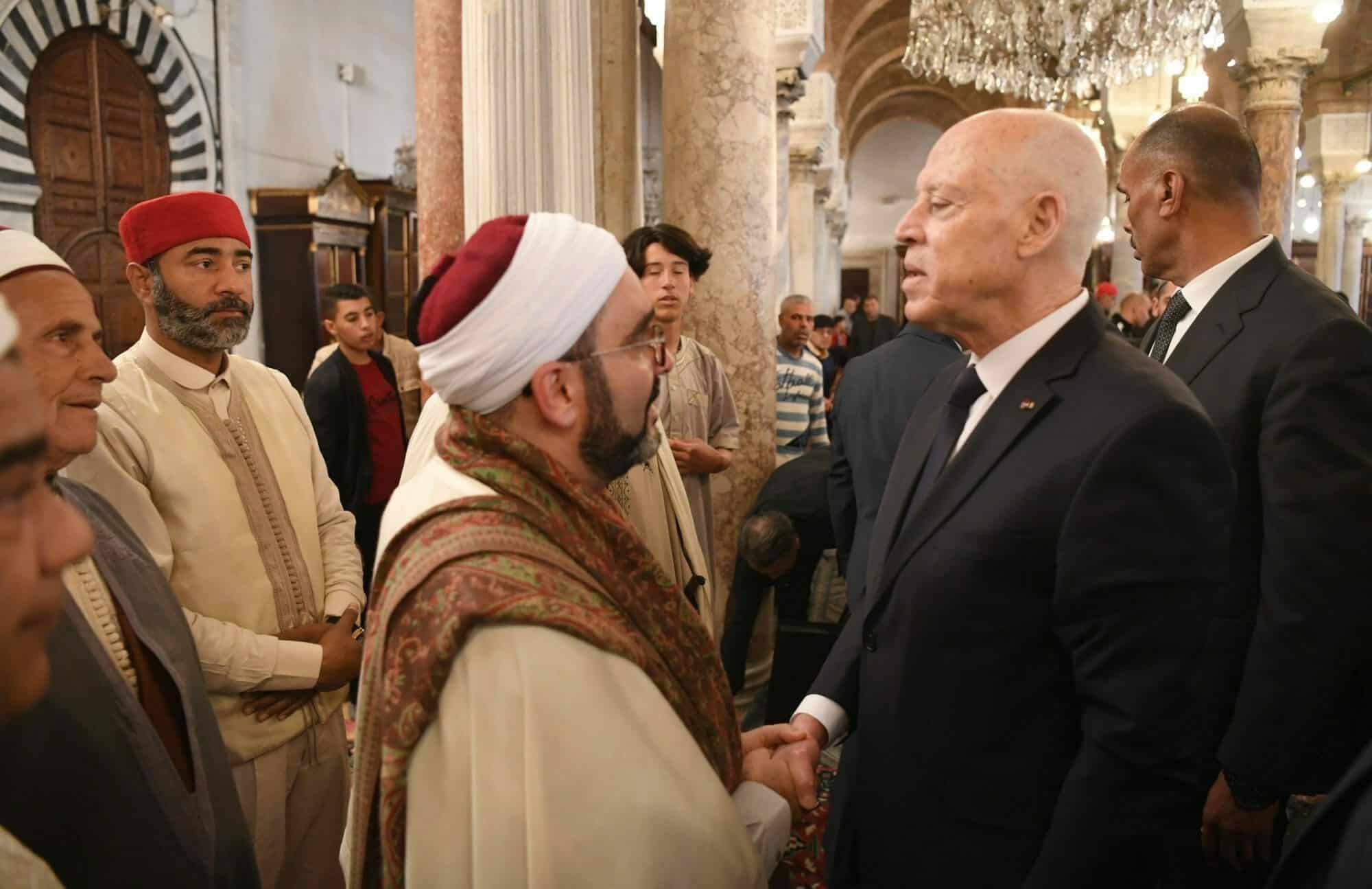 تحول رئيس الجمهورية قيس سعيد إلى جامع الزيتونة بالعاصمة بمناسبة عيد الفطر المبارك