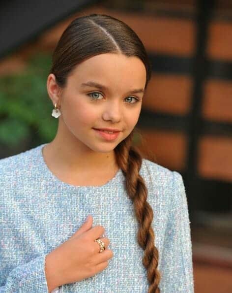 أجمل فتاة في العالم تسحر الجمهور في أحدث ظهور