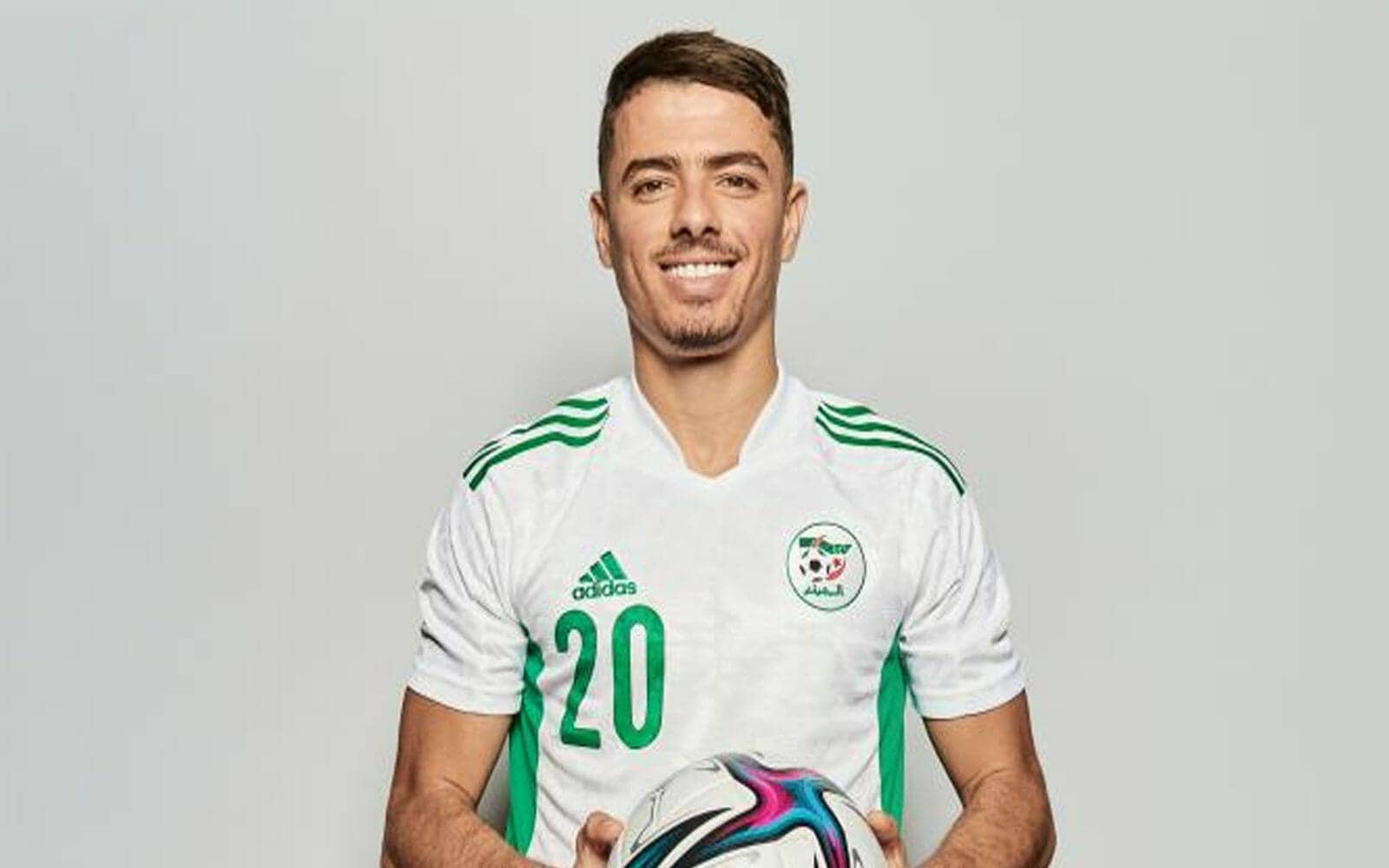 إلياس شتي يُحكم بالسجن 4 أشهر مع وقف التنفيذ بتهمة الاعتداء الجنسي في ملهى ليلي اعتراف إلياس شتي باللمس الجنسي لفتاة في ملهى ليلي watanserb.com