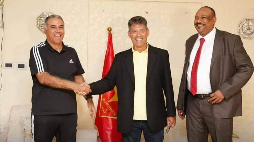 المدرب البرازيلي هيرون ريكاردو