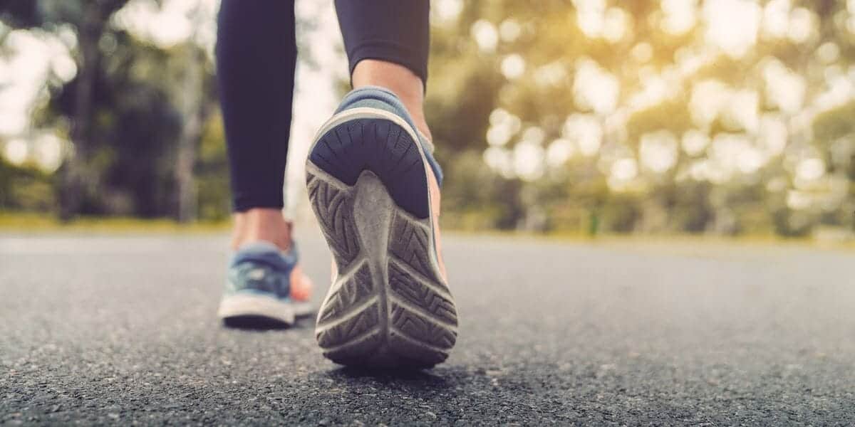 المشي في الهواء الطلق