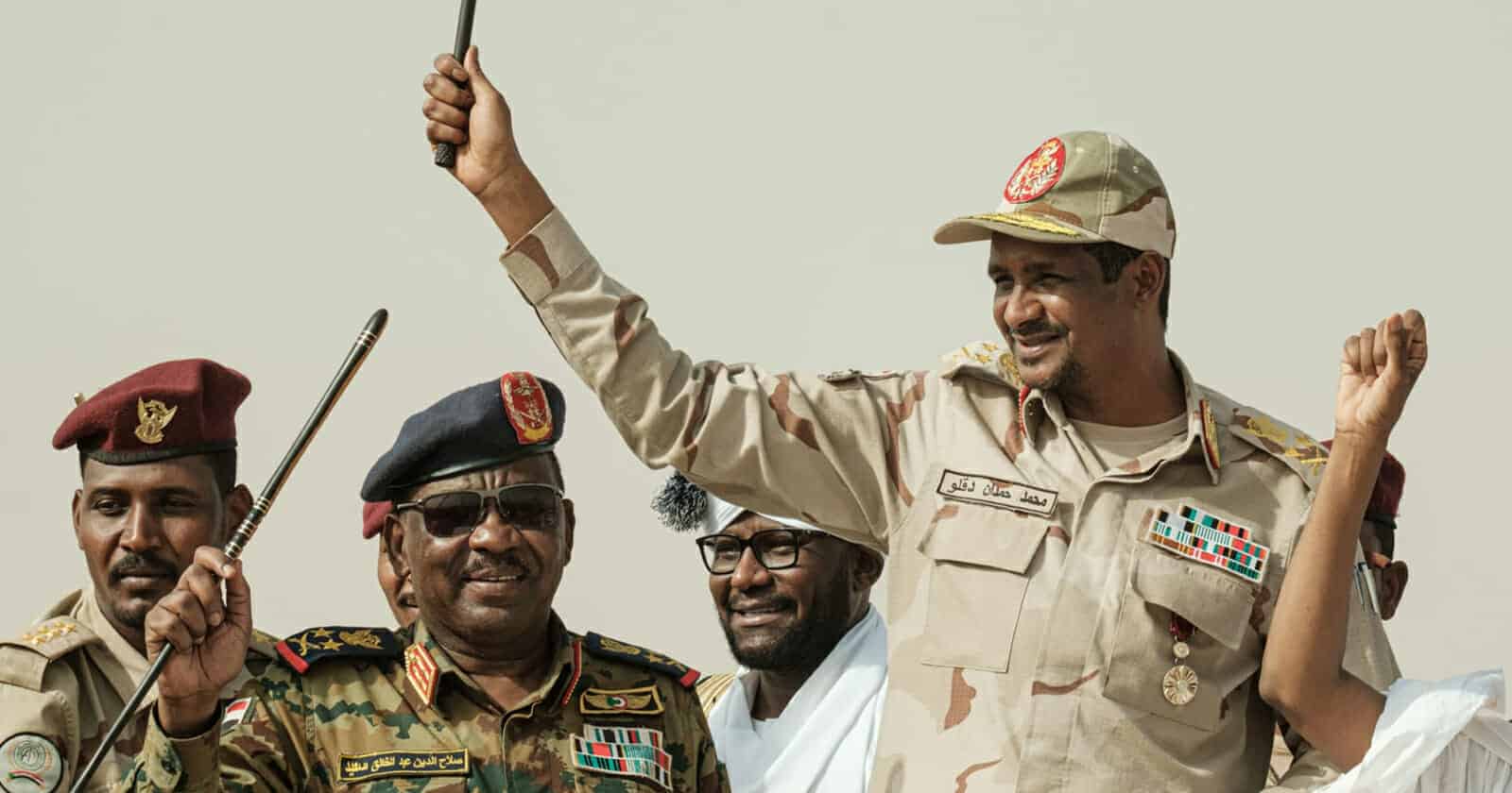 حميدتي الذي يخوض الحرب في السودان.. كيف وصل “بطل المهام القذرة” إلى موقعه؟ حميدتي يخوض الحرب في السودان watanserb.com
