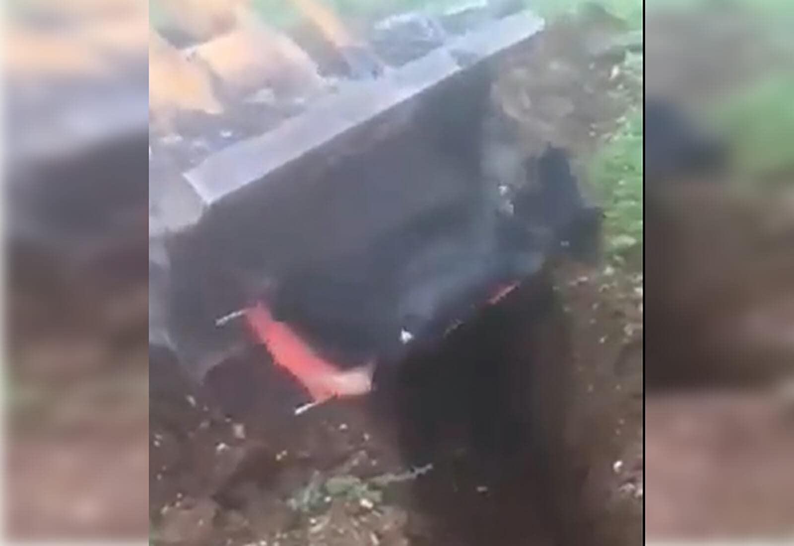 دون صلاة أو تكفين.. هكذا تم دفن العميل زهير الغليظ بعد رفض أهله دفنه في بلدتهم (شاهد) دفن زهير الغليظ watanserb.com