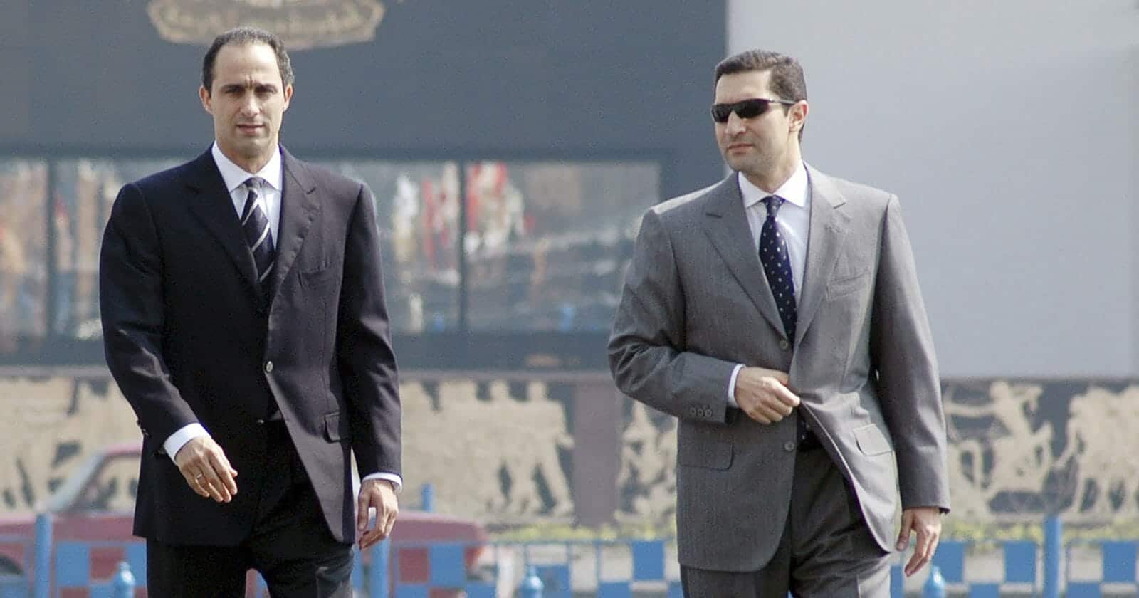 علاء مبارك يثير الجدل بتلميحه حول ترشحه هو أو شقيقه “جمال” لانتخابات الرئاسة.. ماذا قال؟! علاء مبارك وجمال مبارك watanserb.com