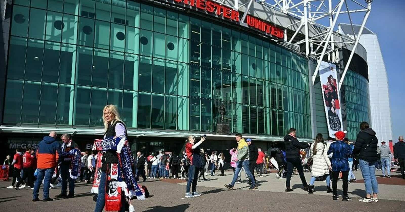 جاسم بن حمد يقدم آخر عرض لشراء مانشستر يونايتد.. هل يخطف قلعة أولد ترافورد؟ عرض جاسم بن حمد آل ثاني لشراء نادي مانشيستر يونايتد watanserb.com