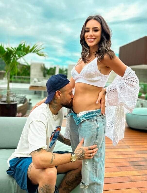 صديقة نيمار حامل