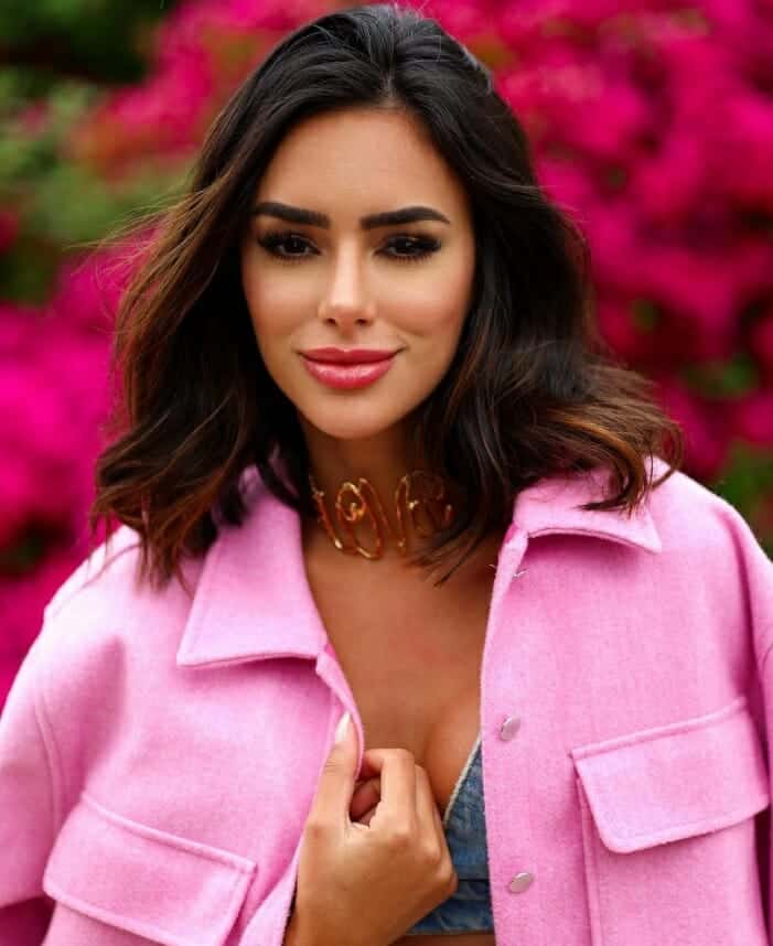 عارضة الأزياء برونا بيانكاردي صديقة نيمار 