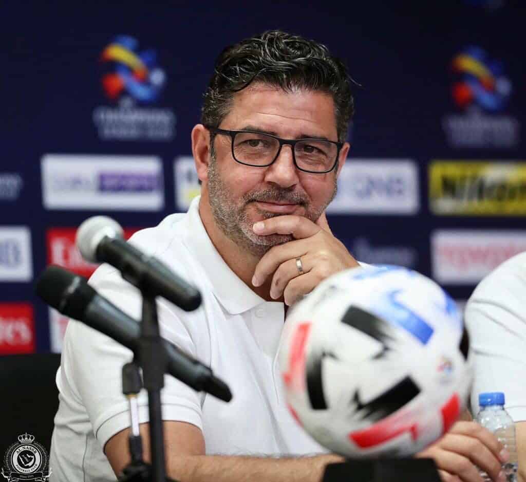 مدرب النصر السابق فيتوريا