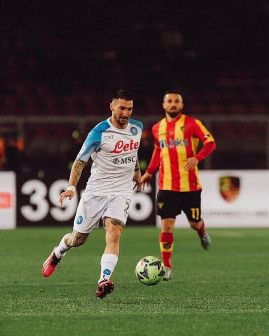 نابولي متصدر الدوري الإيطالي