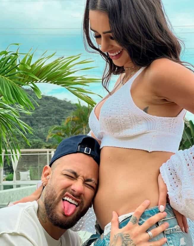 نيمار وصديقته الحامل