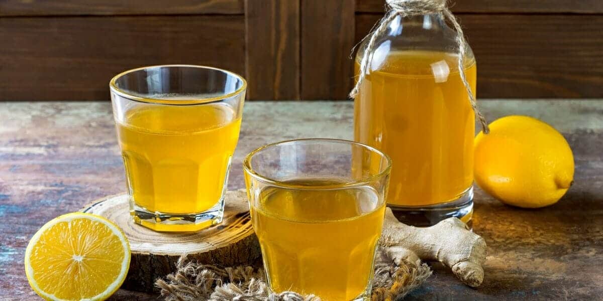 يجب تخزين هذا السائل في عبوات زجاجية