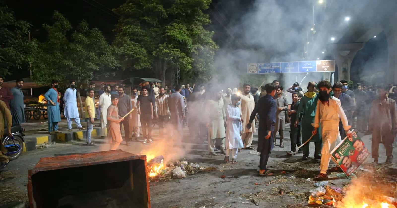 باكستان تشتعل بعد اعتقال عمران خان