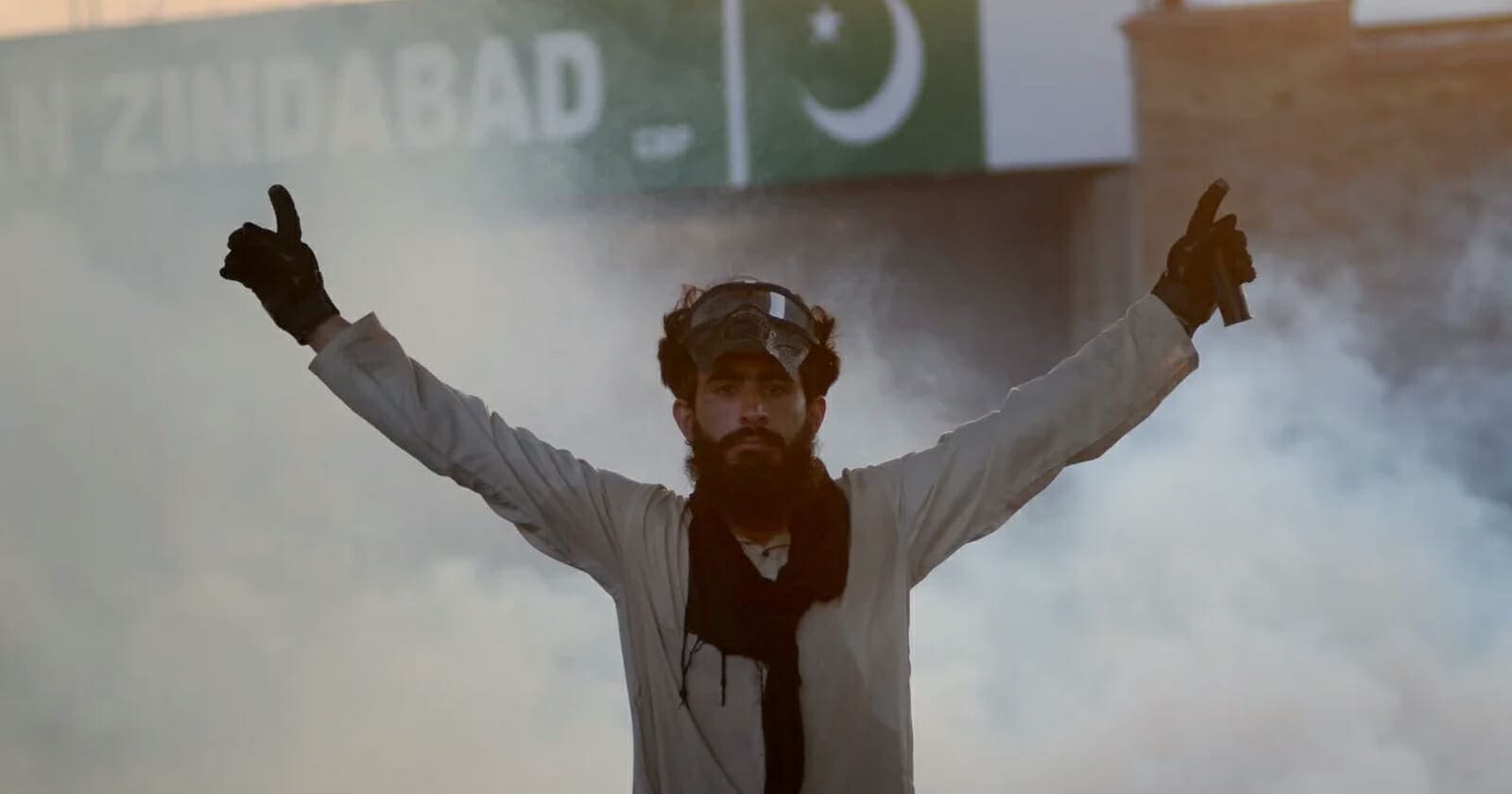 باكستان تشتعل بعد اعتقال عمران خان