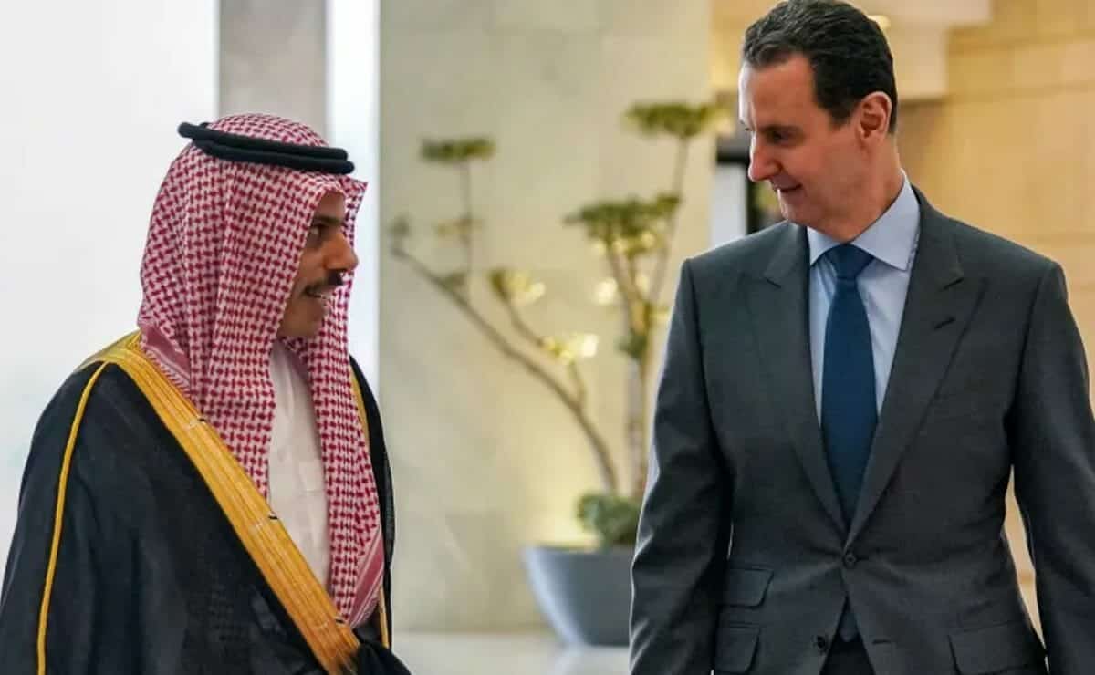 فاينانشال تايمز: بشار الأسد “مُجرم حرب” منحه العرب انتصاراً “فارغاً” فاينانشال تايمز: بشار الأسد "مُجرم حرب" منحه العرب انتصاراً "فارغاً" watanserb.com