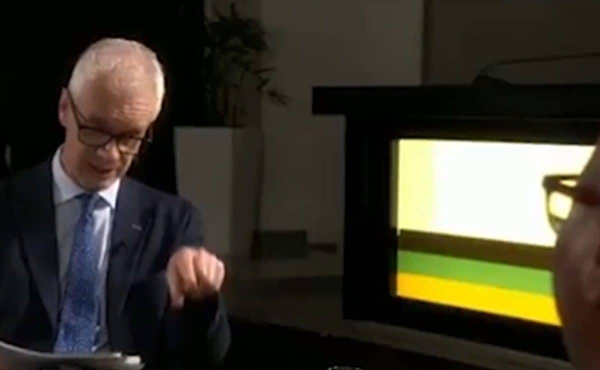 مسؤول جنوب إفريقي يحرج مذيع BBC بتساؤل حول اعتقال توني بلير بدلاً من بوتين بسبب بوتين.. موقف محرج لمذيع BBC من مسؤول جنوب إفريقي :" كم قتل توني بلير في العراق؟" watanserb.com