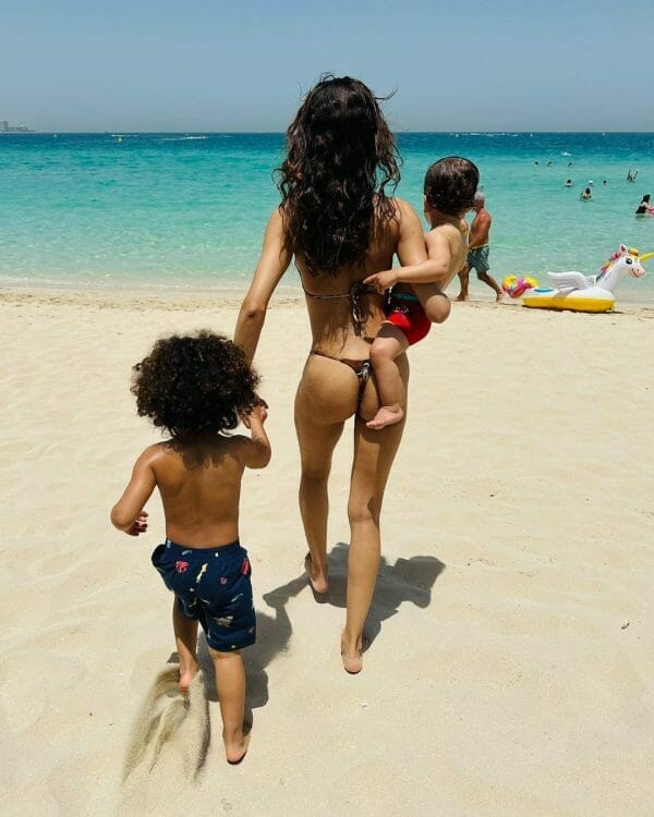 هبة عبوك ترتدي ملابس بحر ذات القطعتين والفاضحة جداً