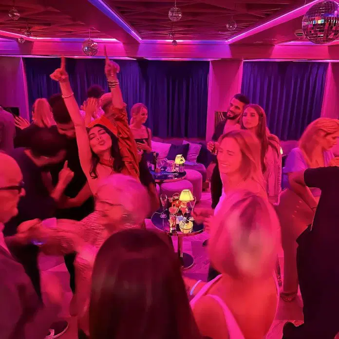 مريم حسين في الصحراء