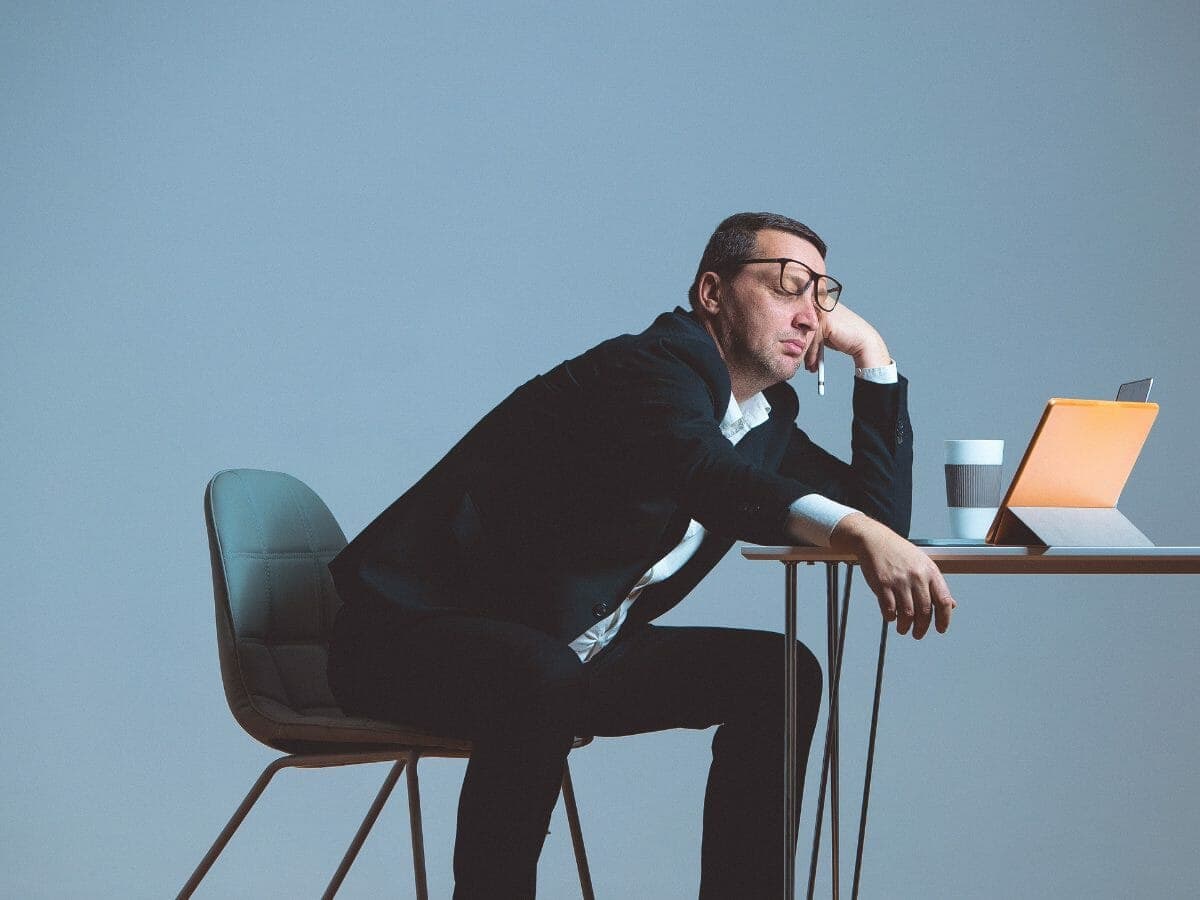 5 طرق لإعطاء الأولوية لصحتك العقلية في بيئات العمل السامة 5 طرق لإعطاء الأولوية لصحتك العقلية في بيئات العمل السامة watanserb.com