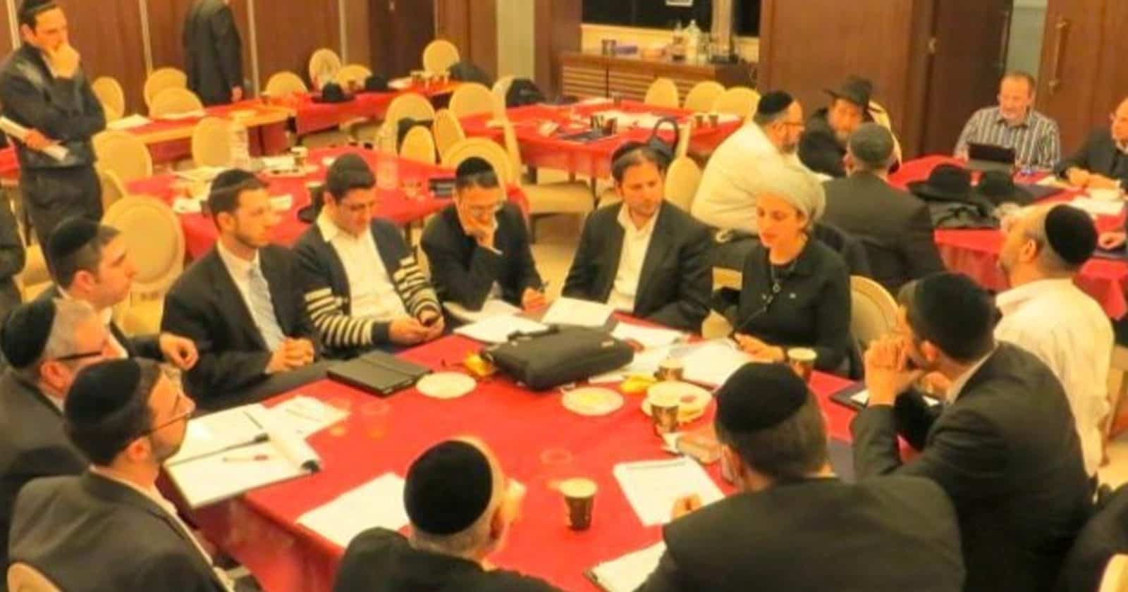 صورة عبير موسي مع حاخامات في سفارة إسرائيلية تقلب تونس صورة عبير موسي مع حاخامات في سفارة إسرائيلية تقلب تونس watanserb.com