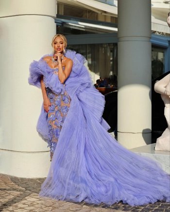 إطلالة مودل روز في مهرجان كان