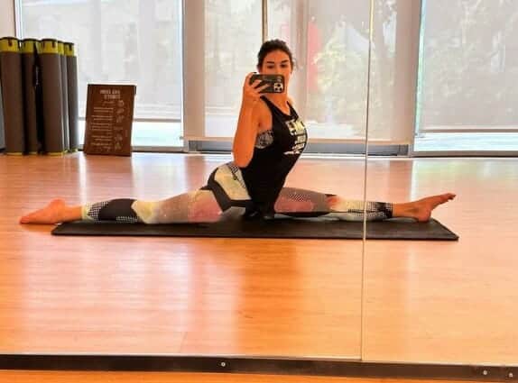 ياسمين صبري تُبهر متابعيها بلياقتها البدنية