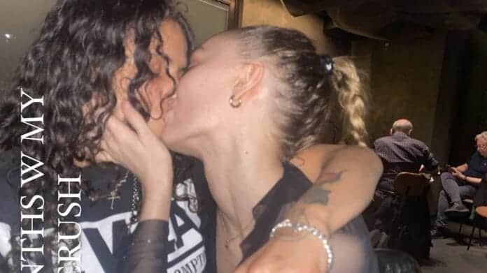 ابنة جوني ديب مثلية