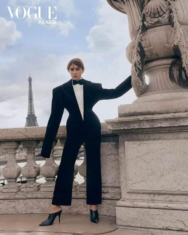 إطلالة كاريس بشار في مجلة "فوغ عربية"