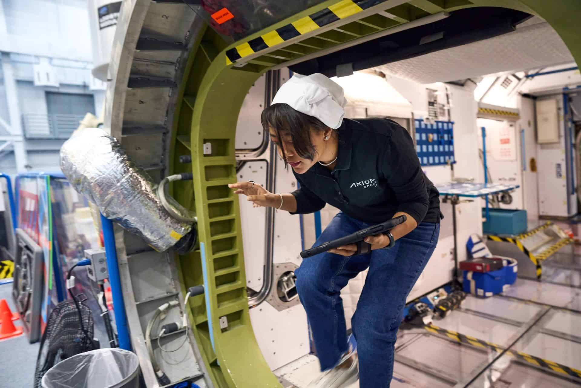 رائدة الفضاء السعودية ريانة برناوي