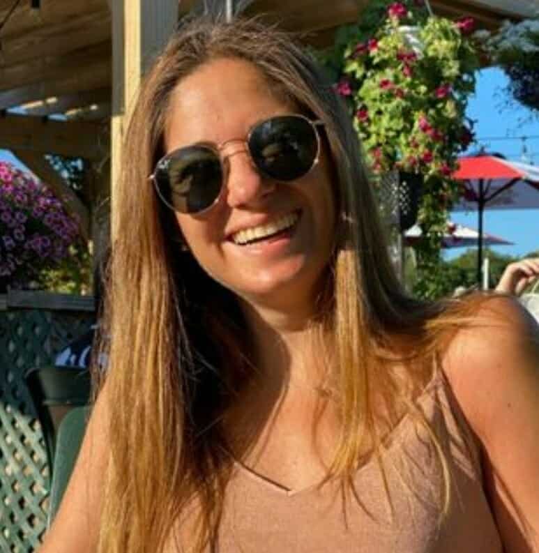 آنا تشيكا صديقة بيكيه السابقة