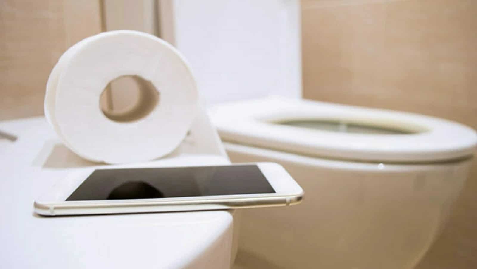 الإصابة بالعدوى عبر انتقال الميكروبات إلى الهاتف