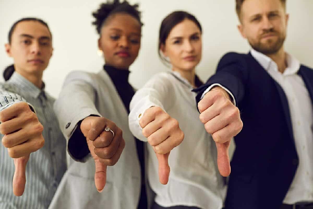 التعليقات المهينة تسبب مشاكل نفسية