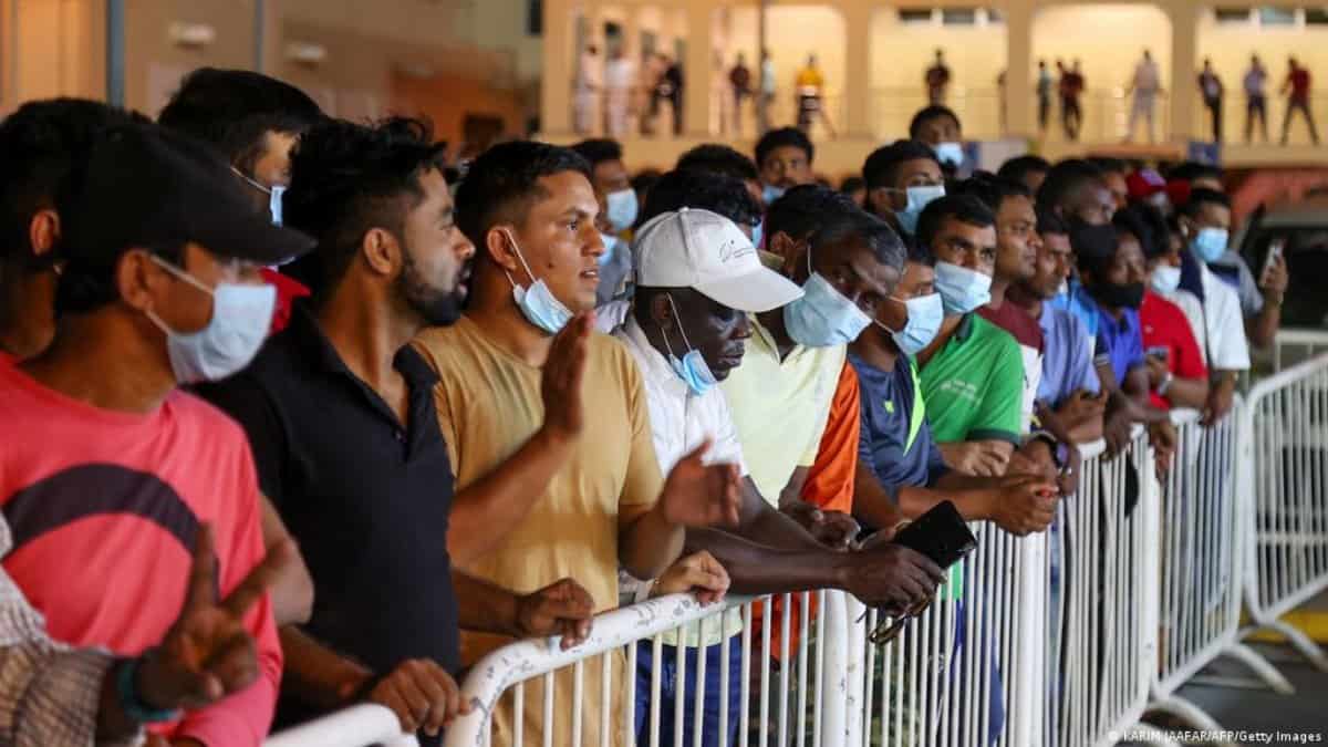 بعد فضيحة الدعارة والبغاء.. دولة آسيوية تتخذ خطوة تصعيدية ضد الإمارات فما القصة؟ العمال البنغاليين في الإمارات watanserb.com