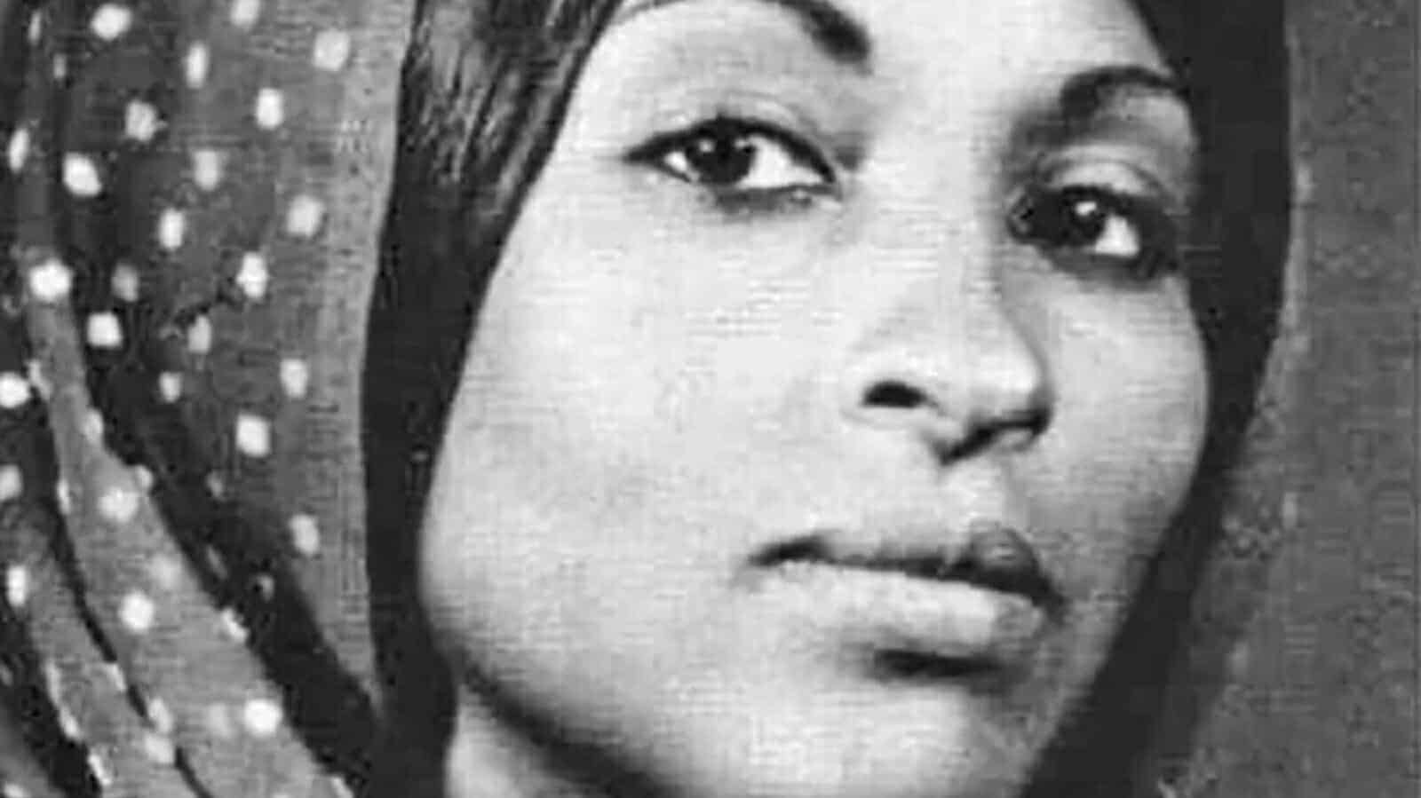 السودان.. مقتل الفنانة آسيا عبد المجيد وغموض يلف هوية الجناة مقتل الفنانة آسيا عبد المجيد watanserb.com