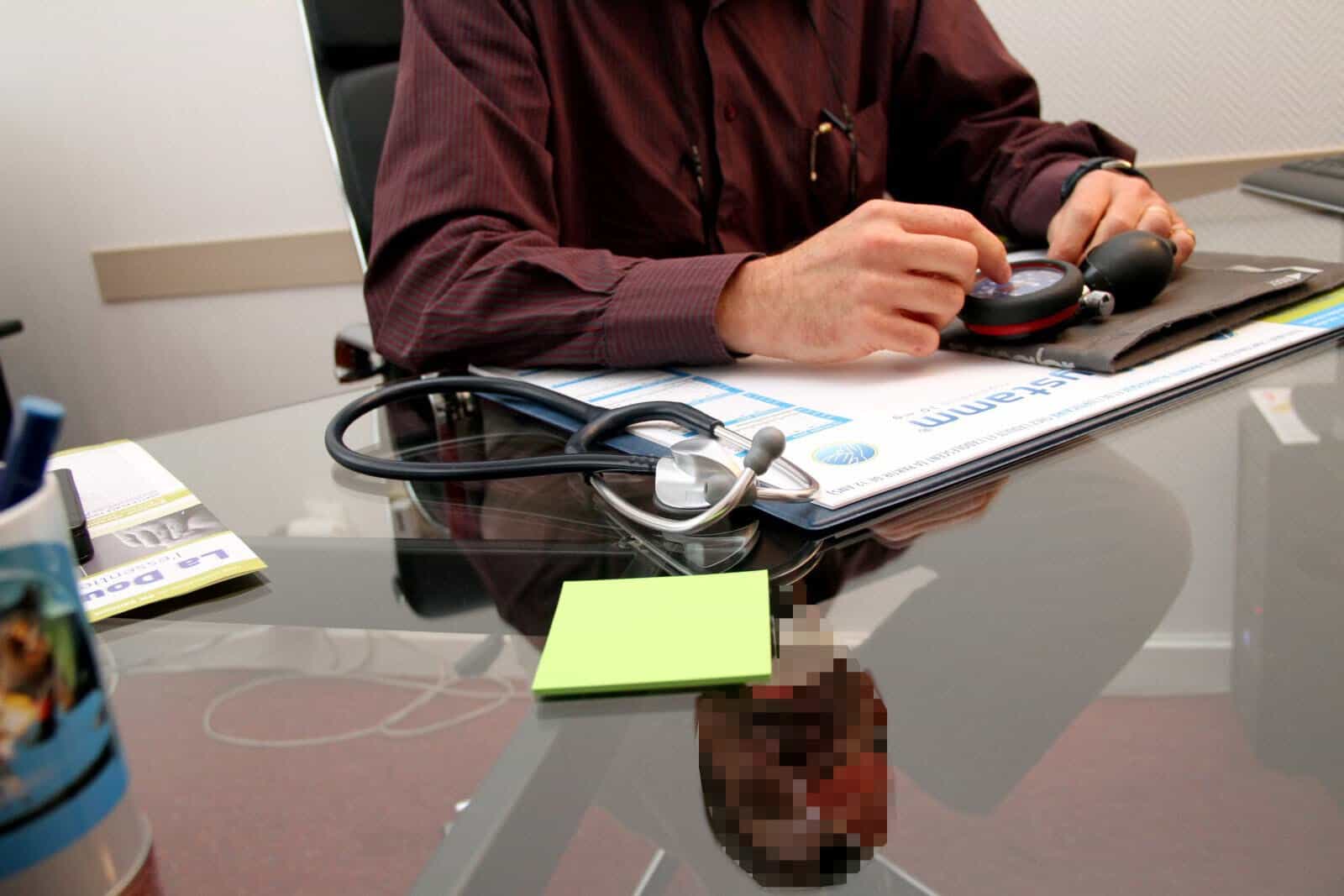 المثليات جنسيًا يجدن صعوبة في العثور على الرعاية الصحية