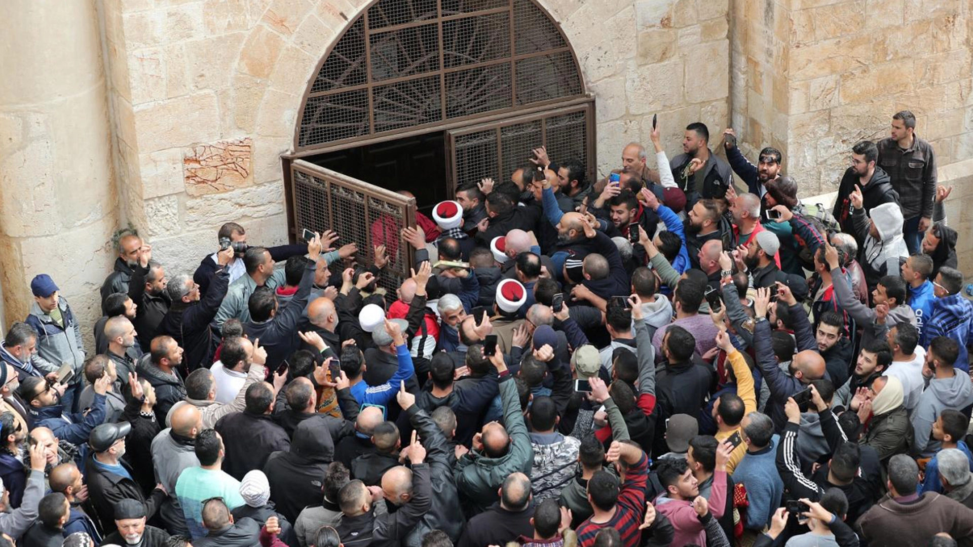 تهويد باب الرحمة