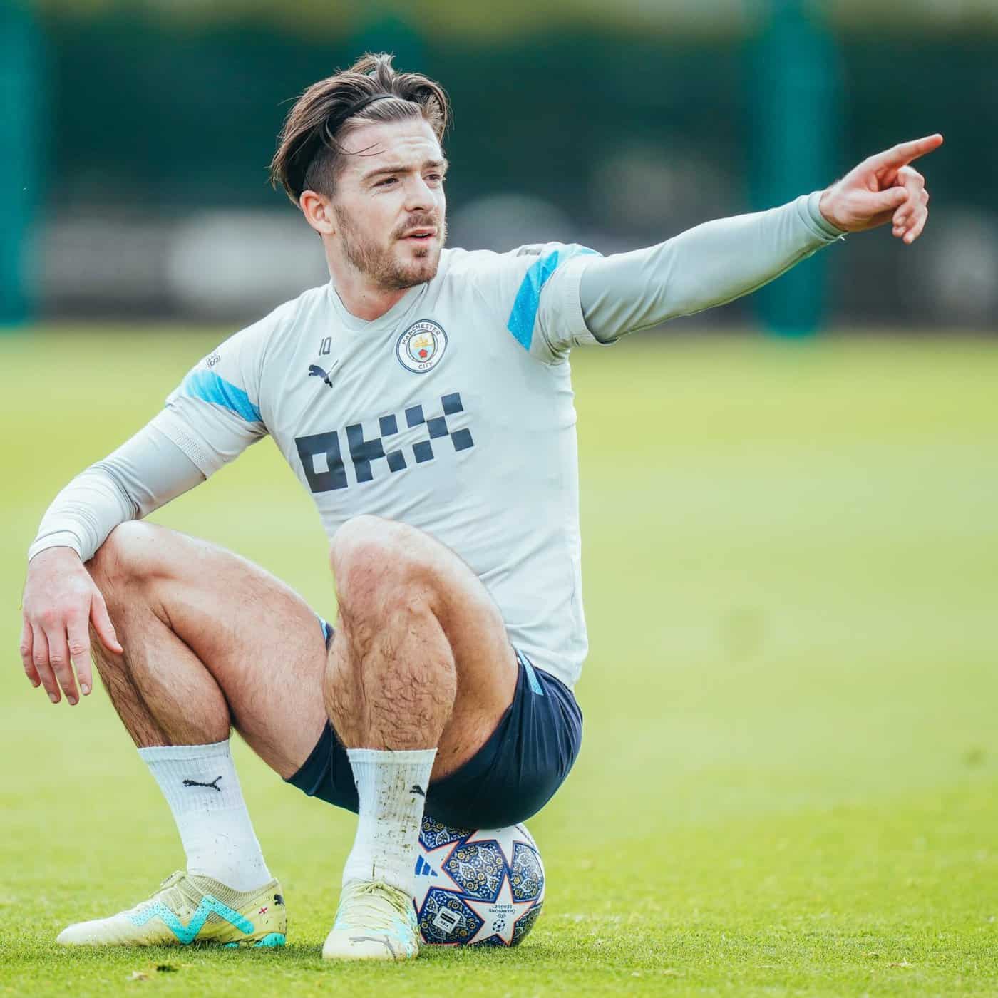 جاك غريليش لاعب مانشستر سيتي