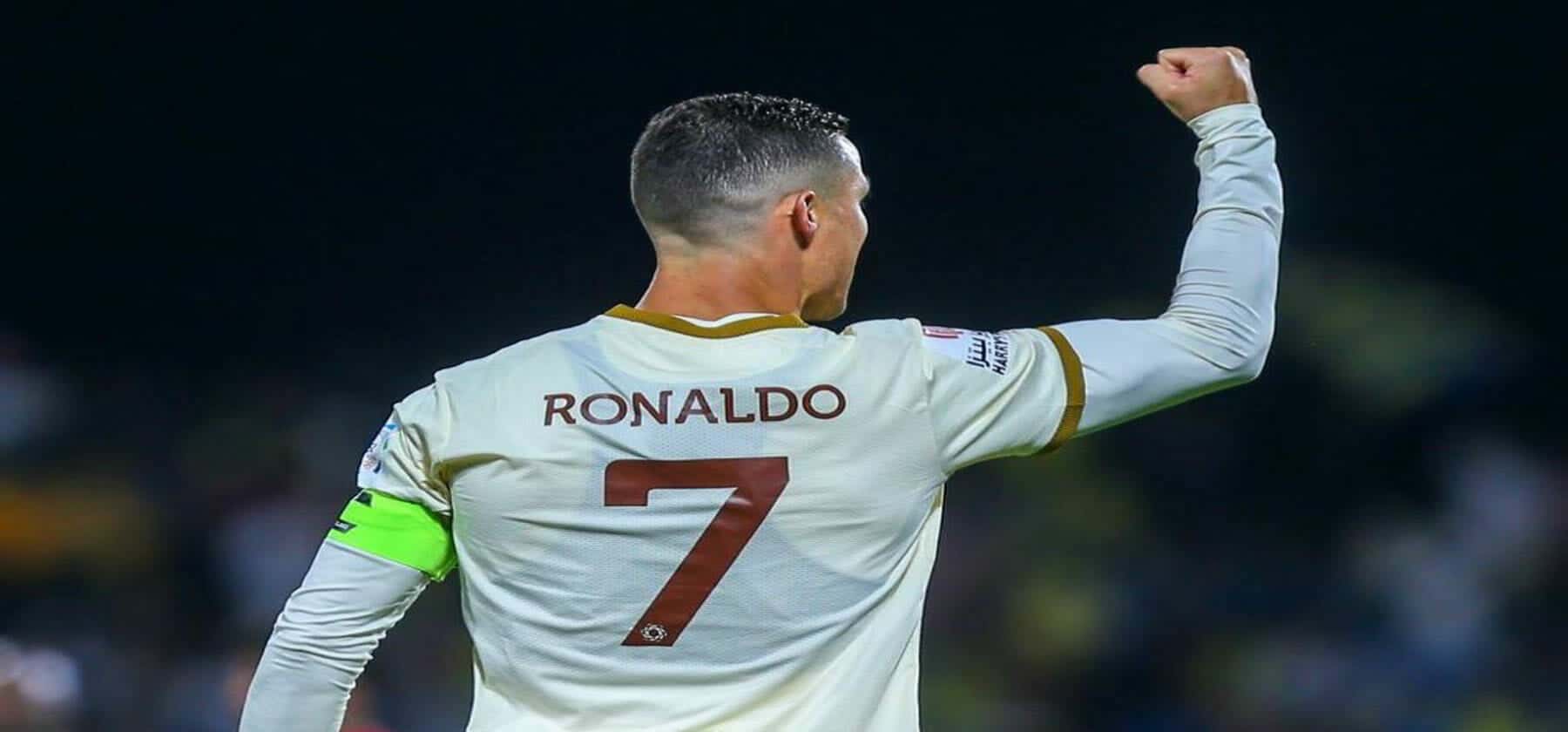 رونالدو يردُّ بطريقته الخاصة على أنباء رحيله عن النصر السعودي (صور) رد رونالدو على أنباء رحيله عن النصر السعودي watanserb.com