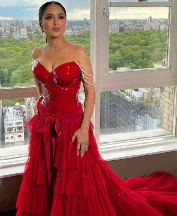 سلمى حايك في حفل ميت غالا