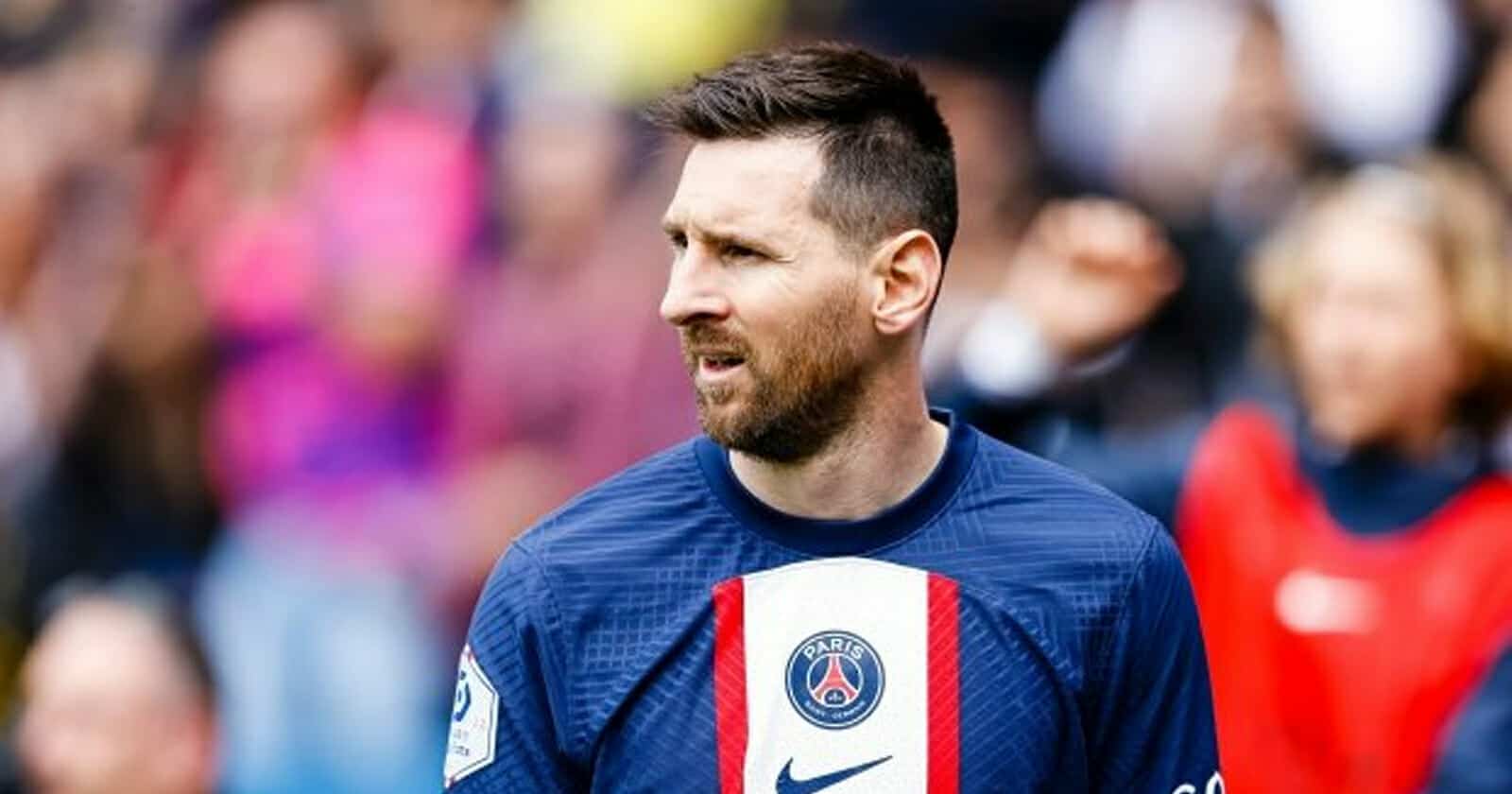 لقاء ميسي مع مسؤولي الهلال يُفجر غضب ناصر الخليفي.. هكذا سيرد لاعب كرة القدم الأرجنتيني ليونيل ميسي watanserb.com