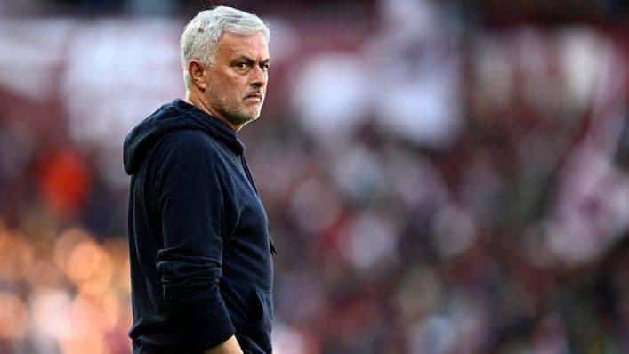 مدرب روما مورينيو